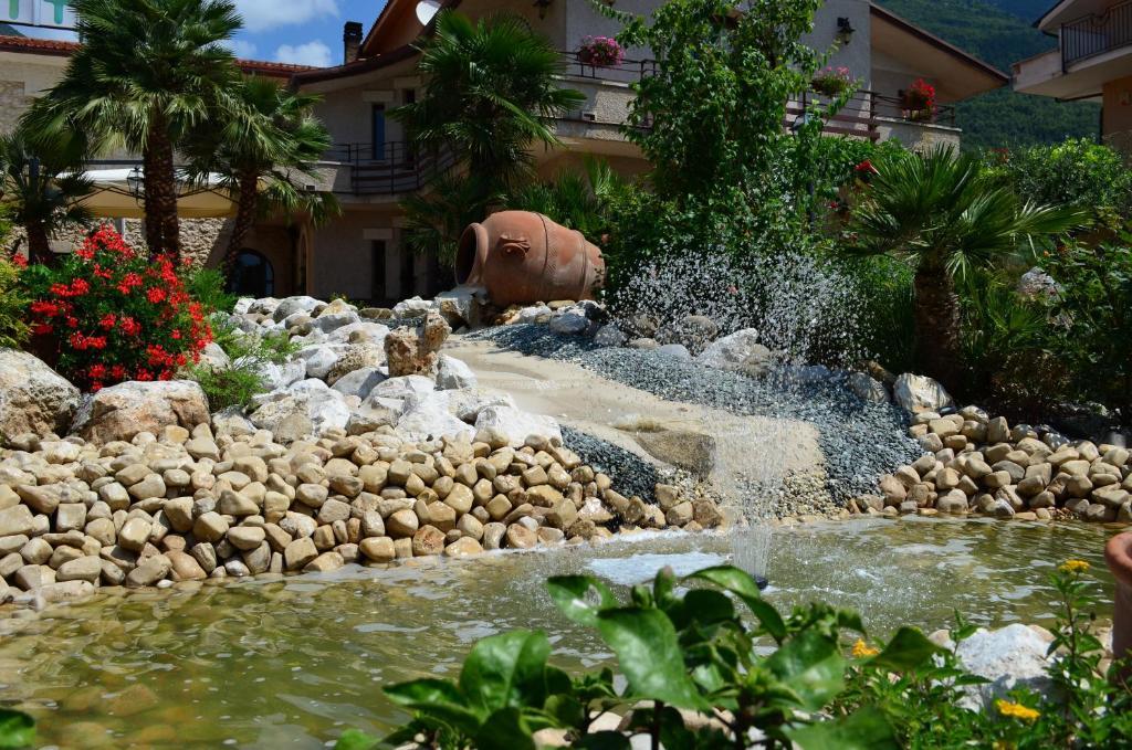 Hotel La Grotte ซานโดนาโต วัลดิโคมิโน ภายนอก รูปภาพ